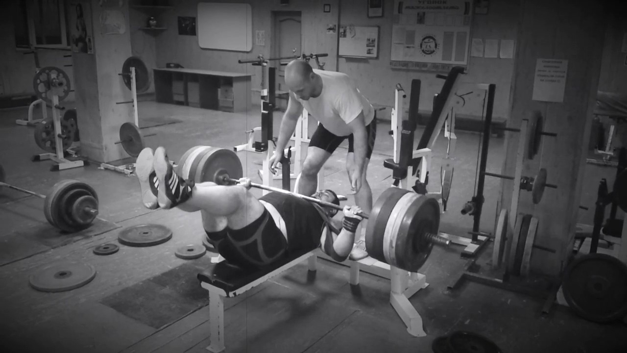 Жим лёжа без ног (slingshot bench press without legs) YouTube