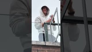 When Jannik Sinner support you from the stands #sinner #sonego #wimbledon