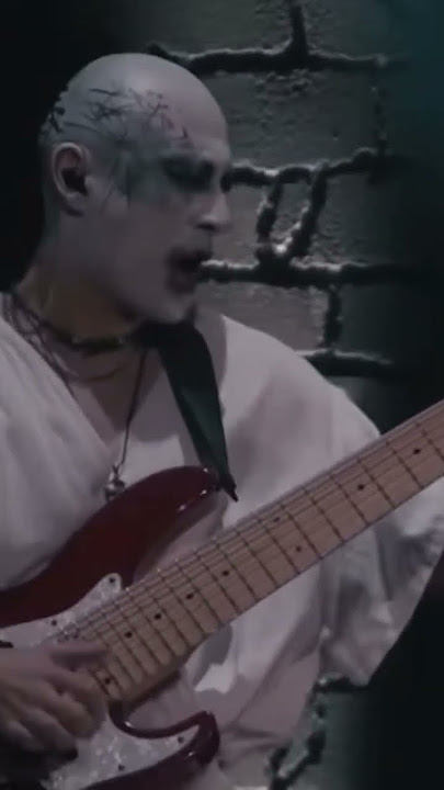 Unbelievable Bass guitar solo