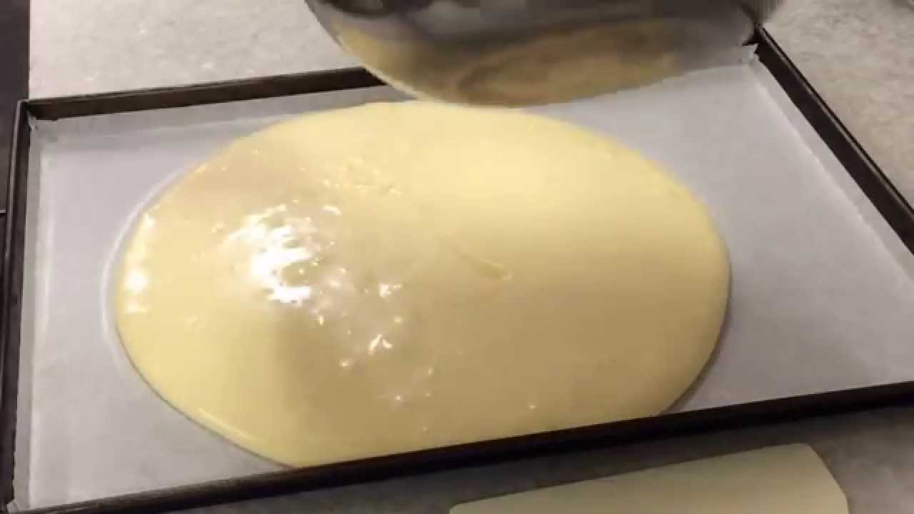 パティシエが教える ロールケーキの作り方 生地作り 焼成編 マチの洋菓子工房 Youtube