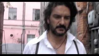 Video thumbnail of "Ricardo Arjona - Puente (Caribe) (video oficial)"