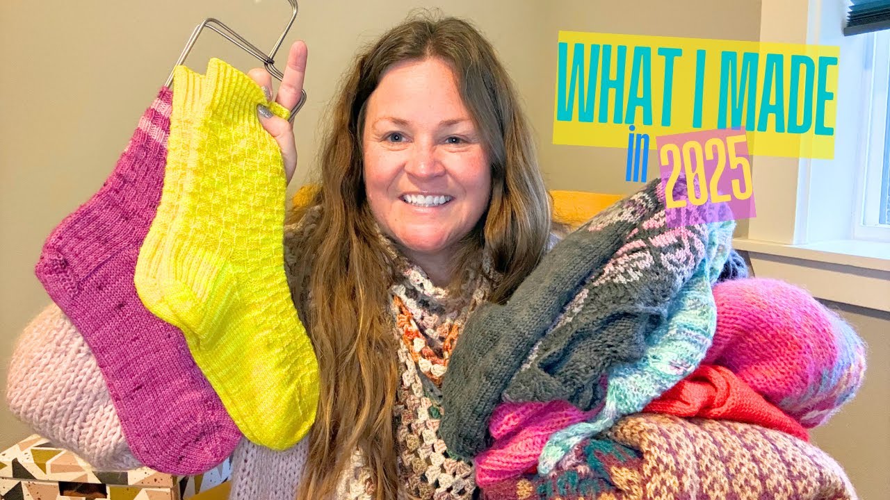 Что я сделала в 2025 году: в основном вязание спицами, немного крючком, шитье, живопись акварелью...