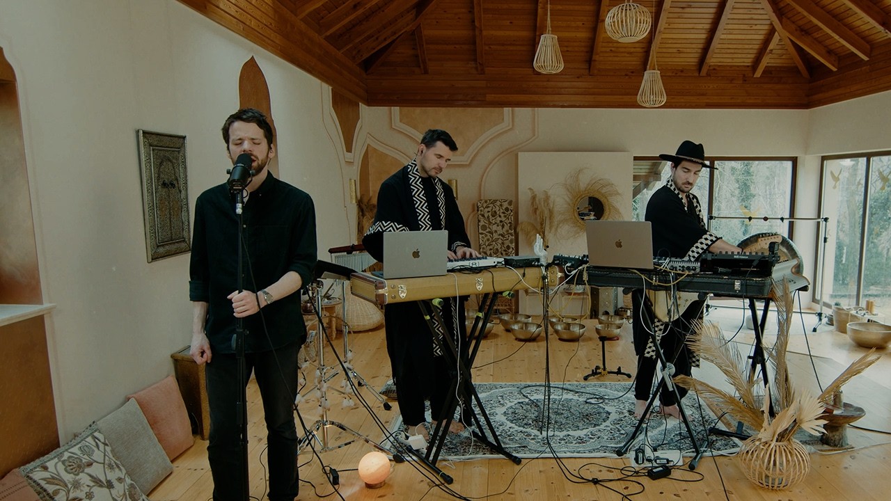 Watch Palo Canto ft. Nóvé Soma - Rise (Live Session Video) on YouTube Watch Palo Canto ft. Nóvé Soma - Rise (Live Session Video) on YouTube