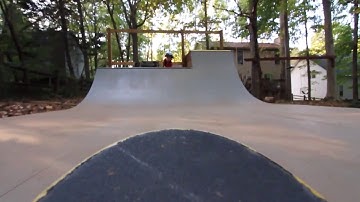 Adding a video background to a Web page in Adobe Dreamweaver.