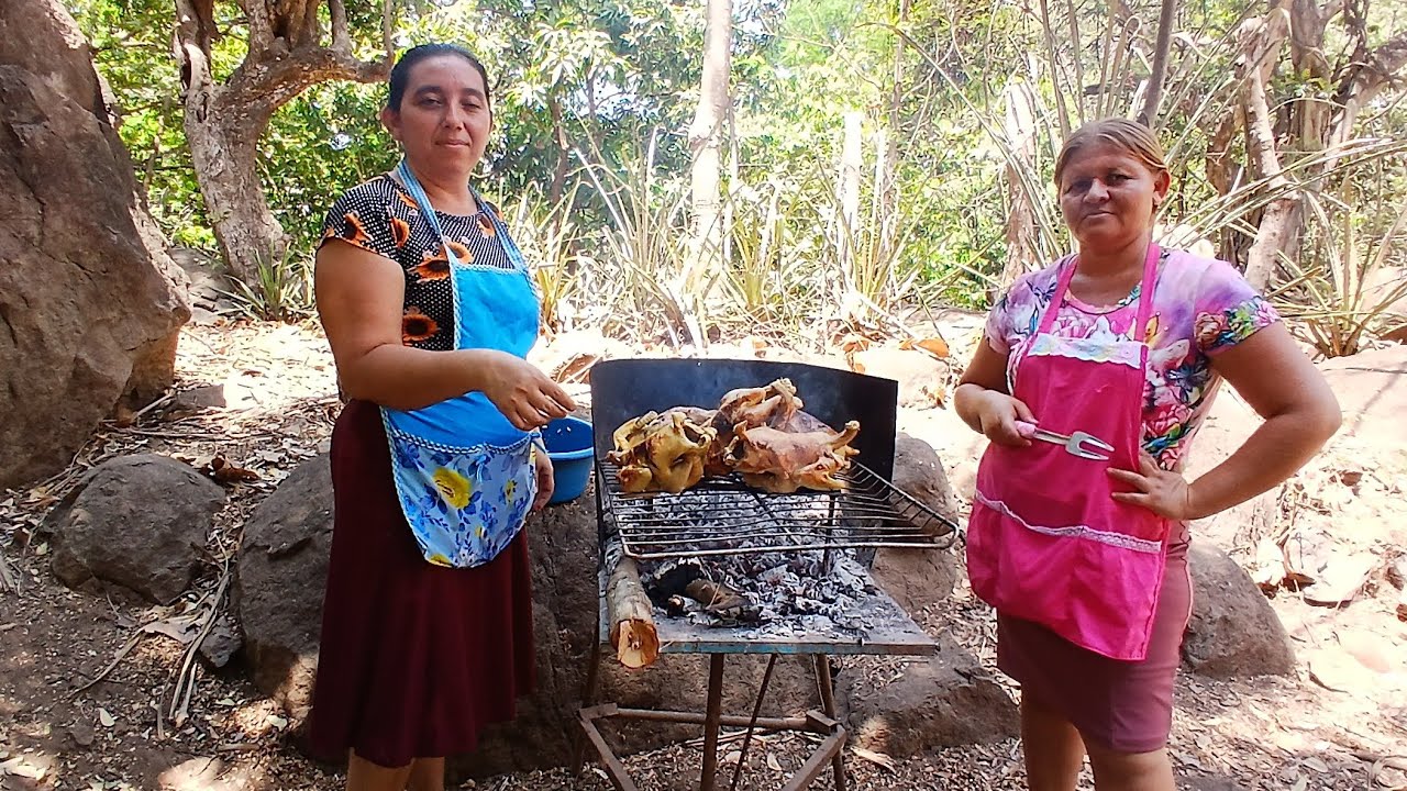 Agradeciendo ala persona que nos mandó a regalar para hacer esta comida 