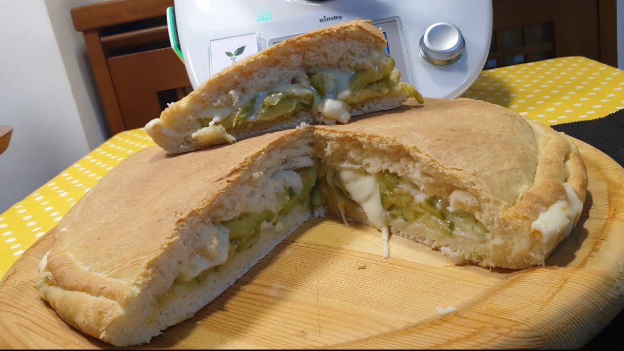 Focaccia ripiena con zucchine filante ed irresistibile con il bimby 