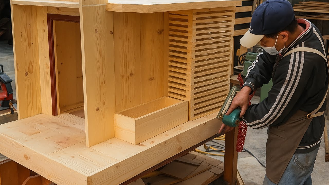 Creative Reuse Ideas For Wooden Pallets // DIY A Beautiful Luxury Pet House Out Of Recycled Wood