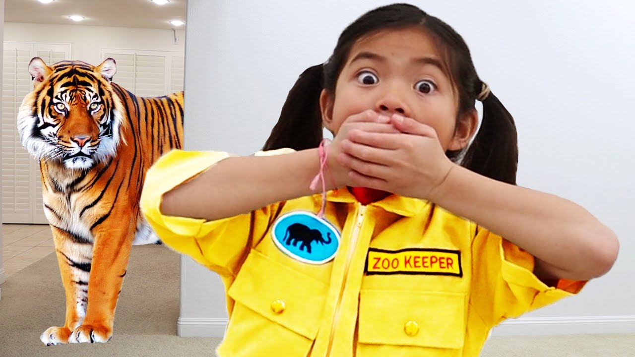 ⁣Emma and Andrew Learns about Animals and Animal Names for Kids | Fun Educational Pretend Play Video