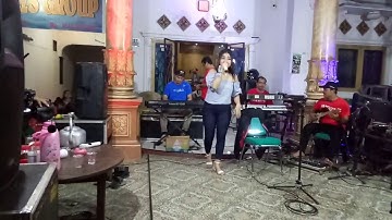 saling tergoda.  yunita asmara
