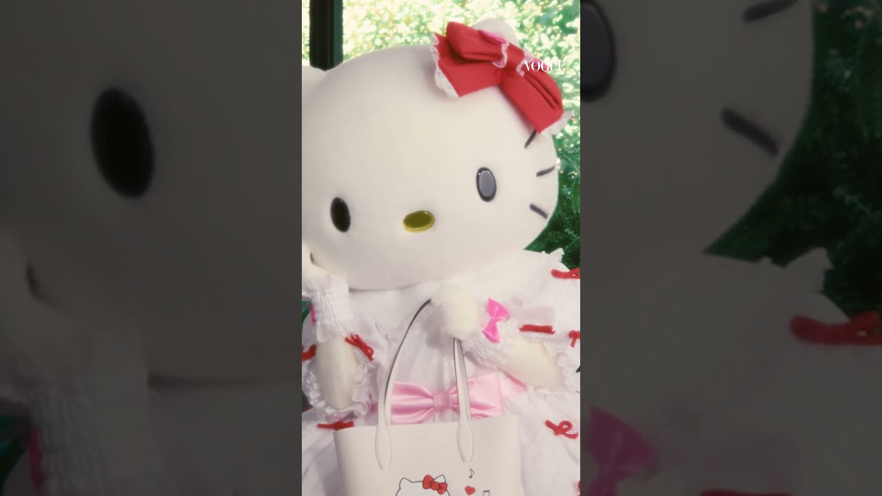 HELLO KITTY shows off what's in her bag! #inthebag #inthebag