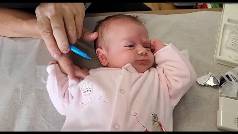 Como fazem para furar orelha de bebê?