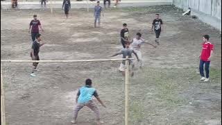 para ustadz main bola di lapangan pondok pesantren Ibnu Abbas bantek Ketika santri libur 😅😂🤣