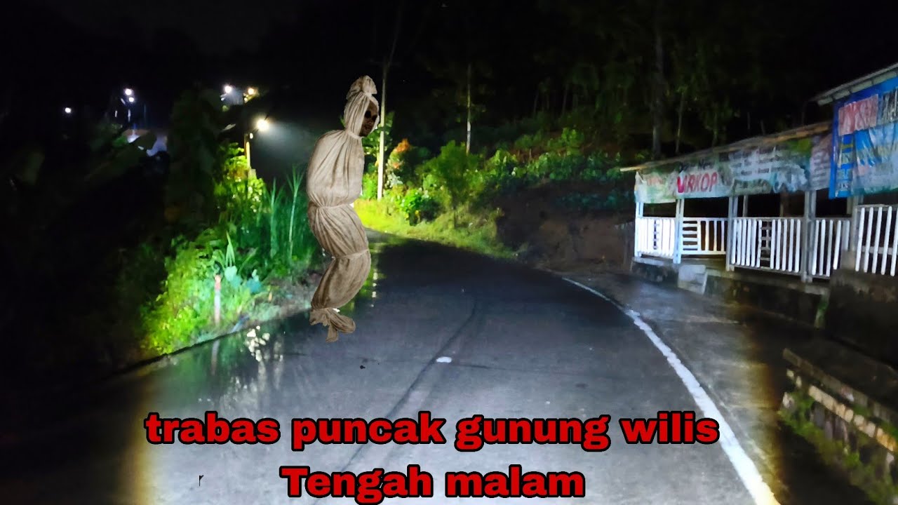 Menembus puncak gunung,, di tengah malam dan bdai hujan