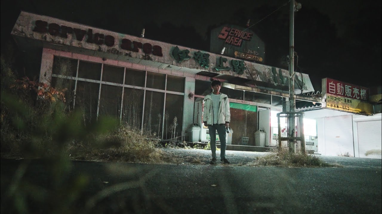 【恐怖】廃墟にしか見えない”サービスエリア”に行ったら衝撃の光景が...