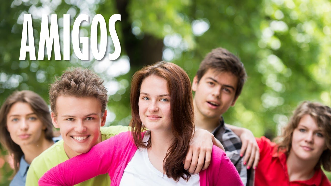 веселая молодежь. молодые люди. фото подростка. влюбленные школьники. картинки для подростков.