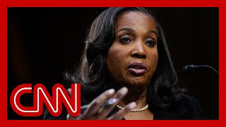 Download Lagu Trump says he has fired Fed governor Lisa Cook. She says he has no ‘authority’ to fire her MP3 Download Lagu Trump says he has fired Fed governor Lisa Cook. She says he has no ‘authority’ to fire her MP3