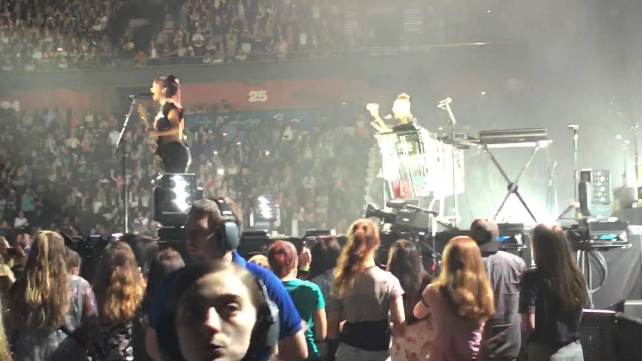 DNCE - Cake By The Ocean