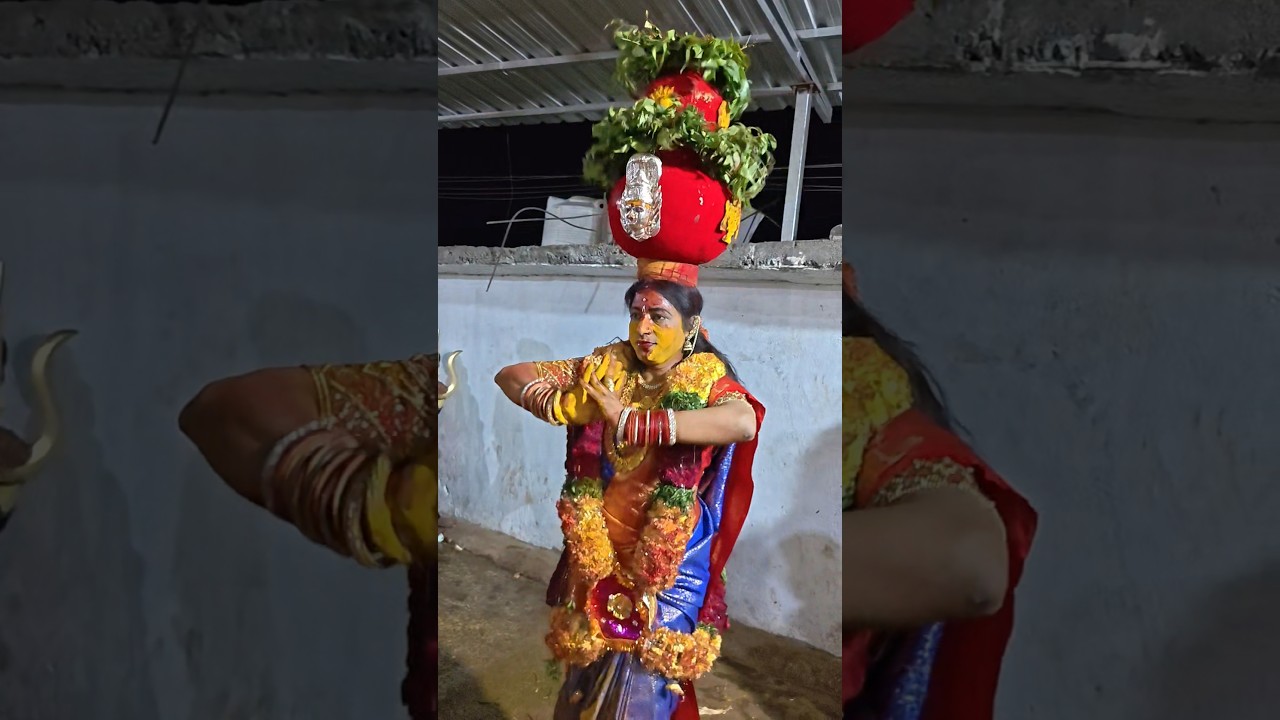 Rakesh Bonam Anna 🥰🐍 Yellamma sigam at Kondapochamma 🕉️🔥 ytshorts 😍🤩 trending videos 🙏😱