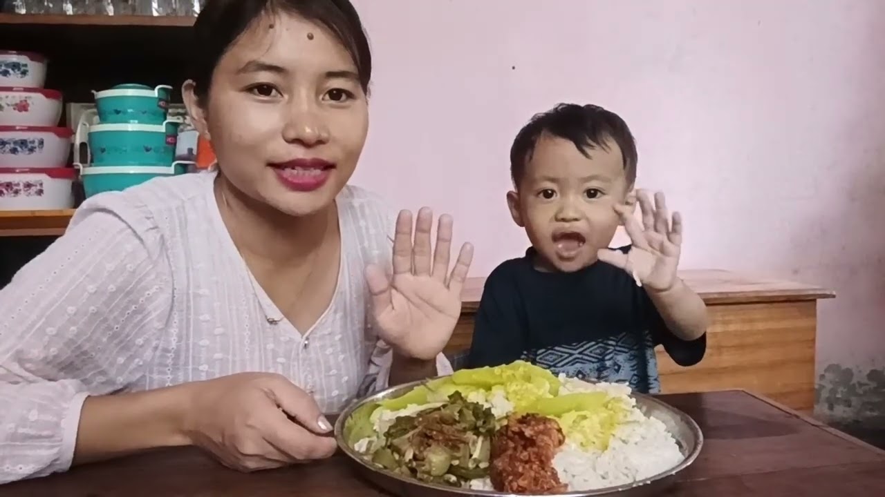 Our daily life style Having food with my Baby Tsen❤️