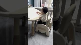 A high-quality boy’s busy day at home. A record of the growth of human cubs. So cute. Early chil