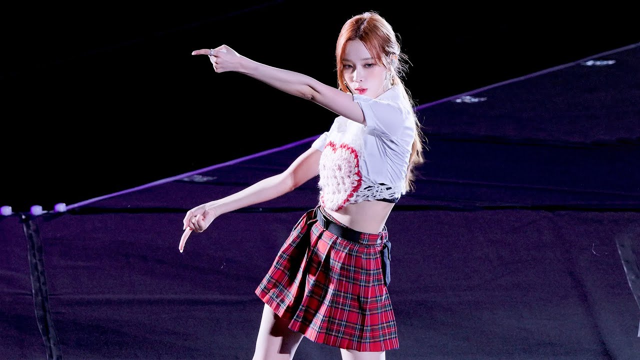 220820 윈터 WINTER 에스파 aespa '도깨비불 Illusion’ 4K 60P 직캠 @SMTOWN 라이브 by DaftTaengk