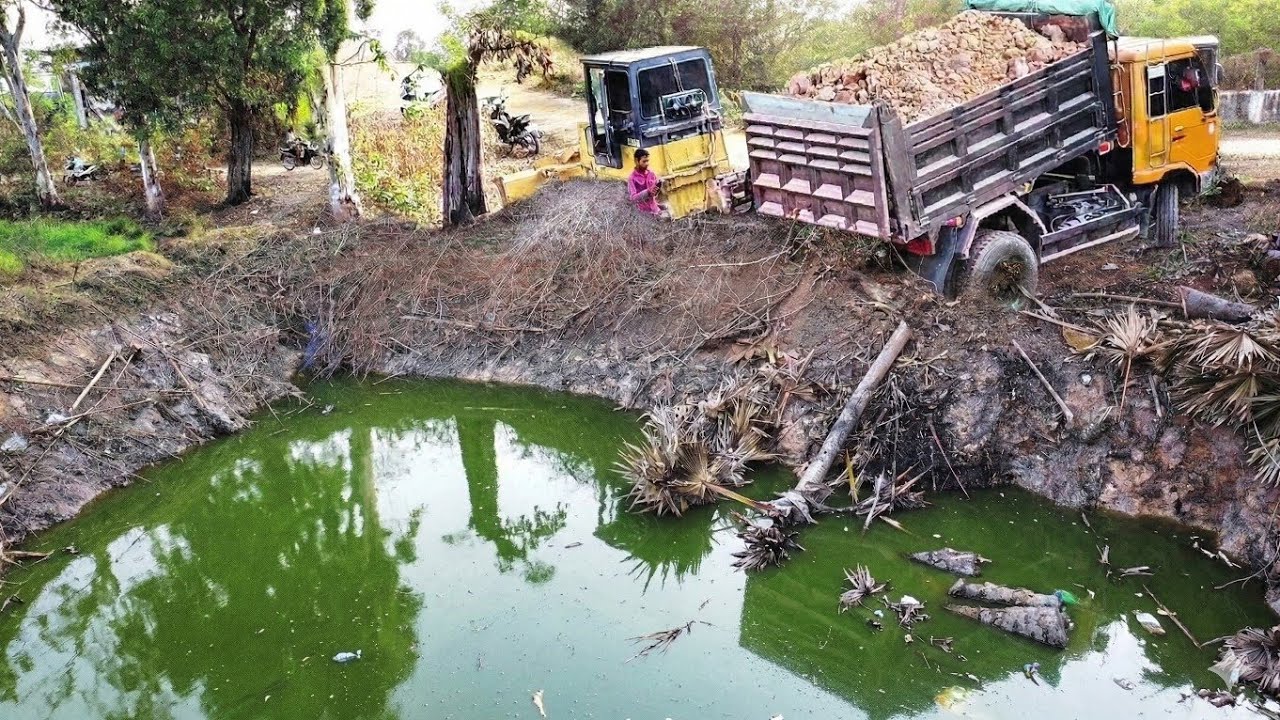First Start Amazing PROJECT!! Filling Land Delete Garbage Pond Use Strong Bulldozer & 5ton Truck.