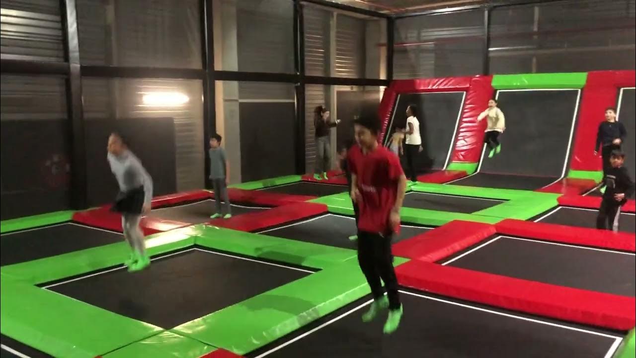 KARAOKE SUR TRAMPOLINE YouTube