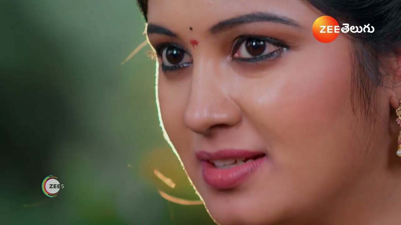 Gharana Mogudu | నాగదేవతని కాపాడిన వెంకటేష్?