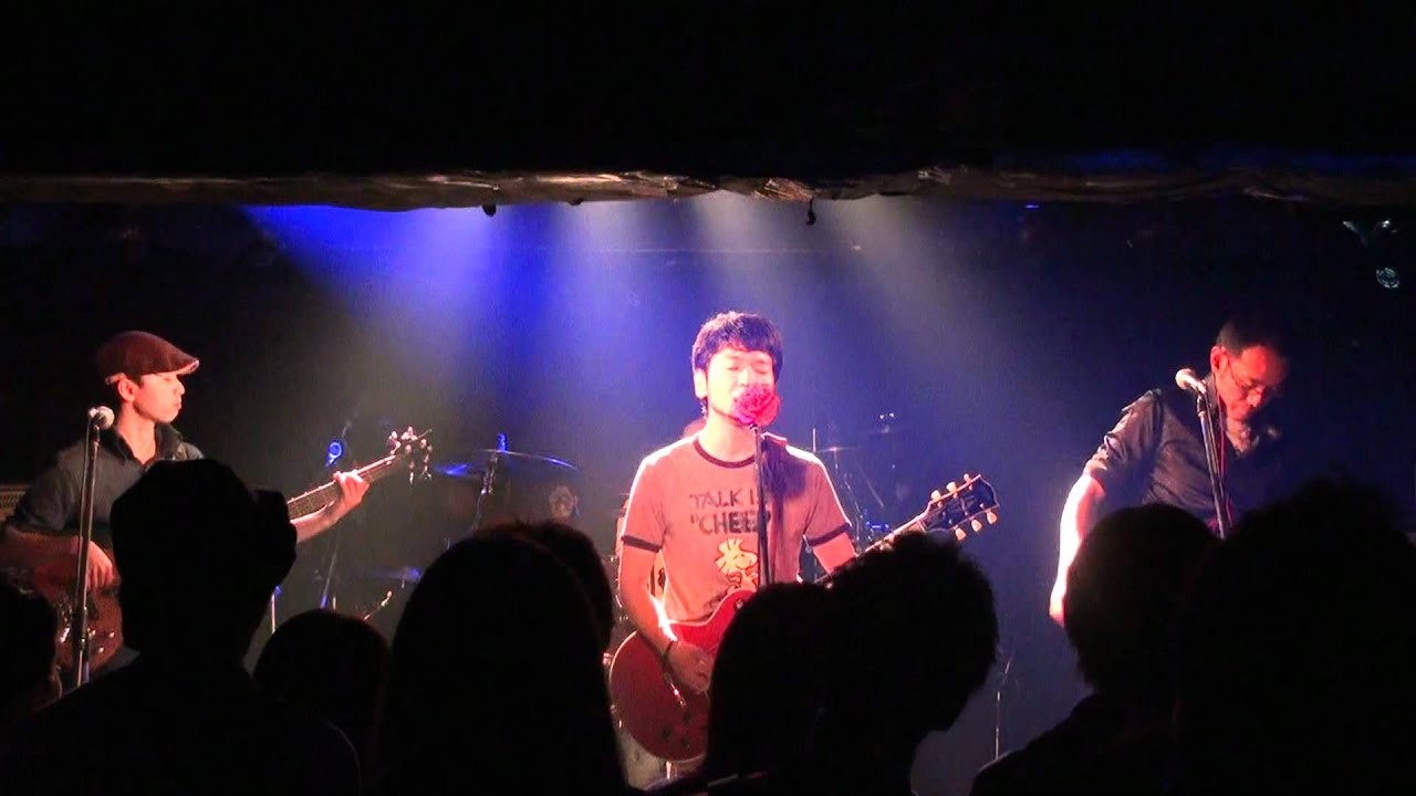 U2 Essentials エッセンシャルズ U2 medley 2012 Essentials - YouTube
