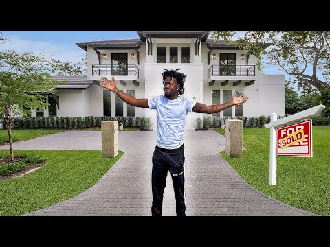 I BOUGHT MY FIRST HOUSE AT 22... - YouTube