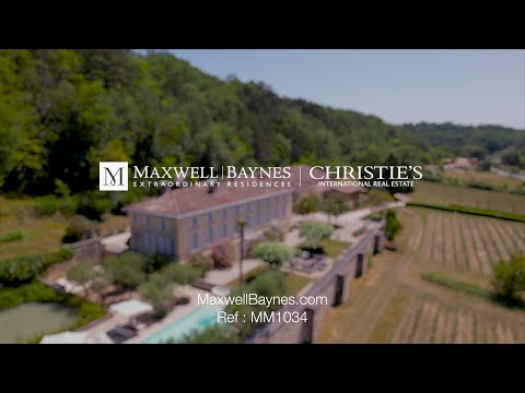 Impressionnant Château à vendre près de Bordeaux, France.  Maxwell-Baynes MM1034