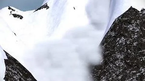 Numerical simulation of 3d gravity current moving down a uniform slope