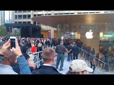 Apple Store Chicago Michigan Avenue Grand Opening - October 20, 2017