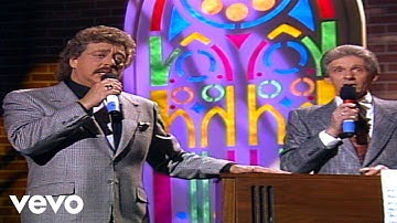 Bill & Gloria Gaither - Just a Little Talk With Jesus [Live] ft. The Statler Brothers