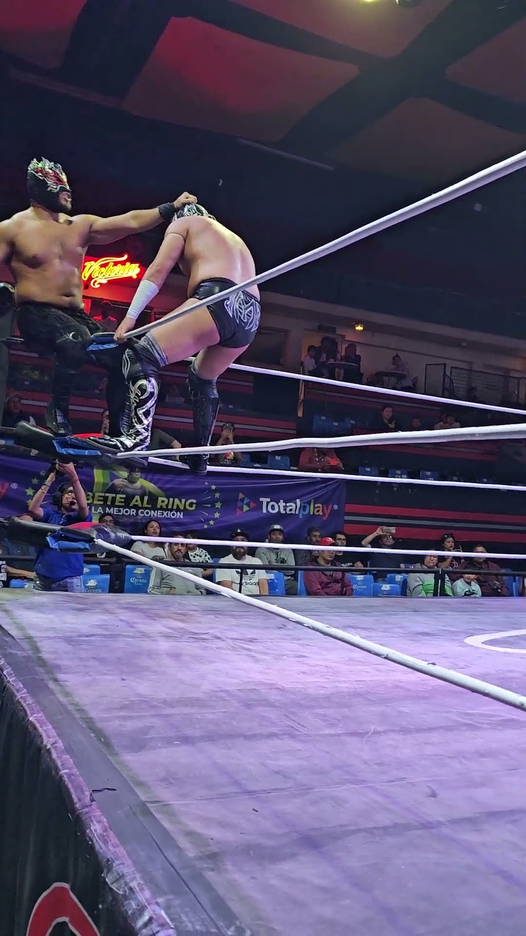 Triunfo de Flamita, Laredo Kid y Hell Boy en la Arena Naucalpan
