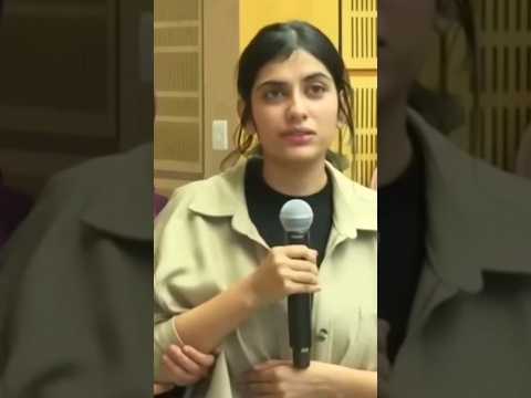 صحنه مسلمان شدن دختر مقبول عیسوی توسط ذاکر نایک مسلمان شدن  