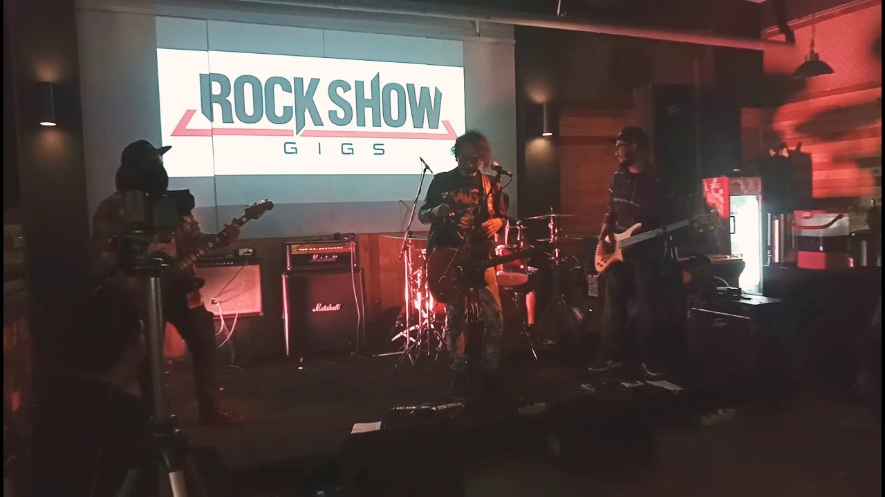 KAUSA live at Rockshowgigs, Chics Musik Rawamangun - YouTube