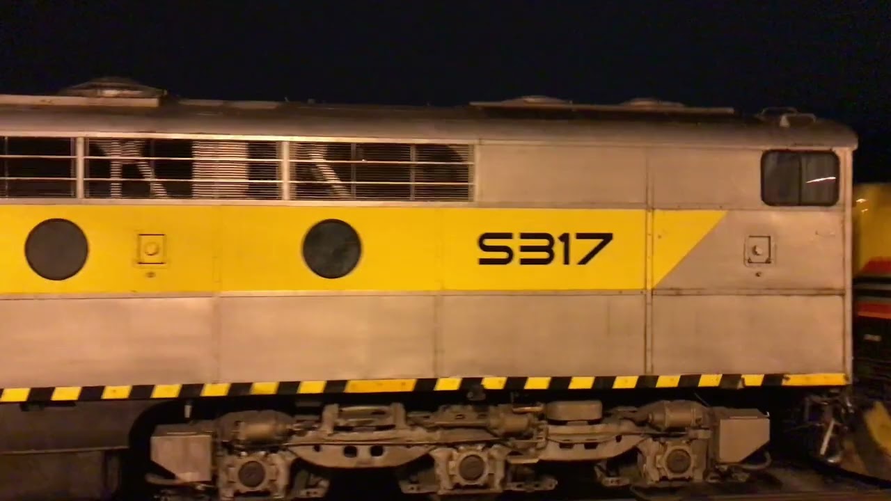 Train action at Middle Footscray Station 2/5/2019.