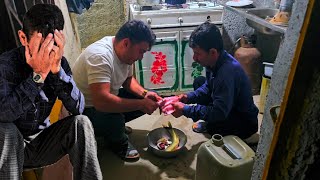 New load for Akbar and giving dinner to the van driver