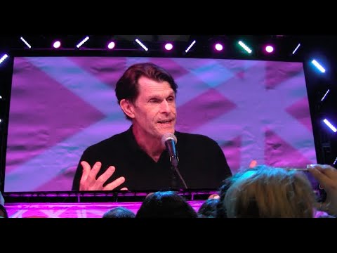 Kevin Conroy Will Friedle John Glover Full Panel at LA Comic Con 2021