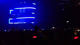 [LIVE] Swedish House Mafia Playing / Usher - Euphoria (Swedish House Mafia Extended Dub)