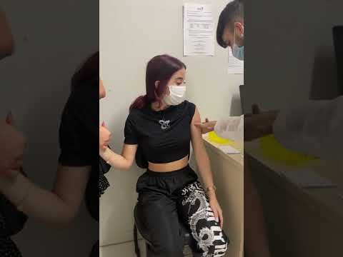 CHOREI TOMANDO VACINA!