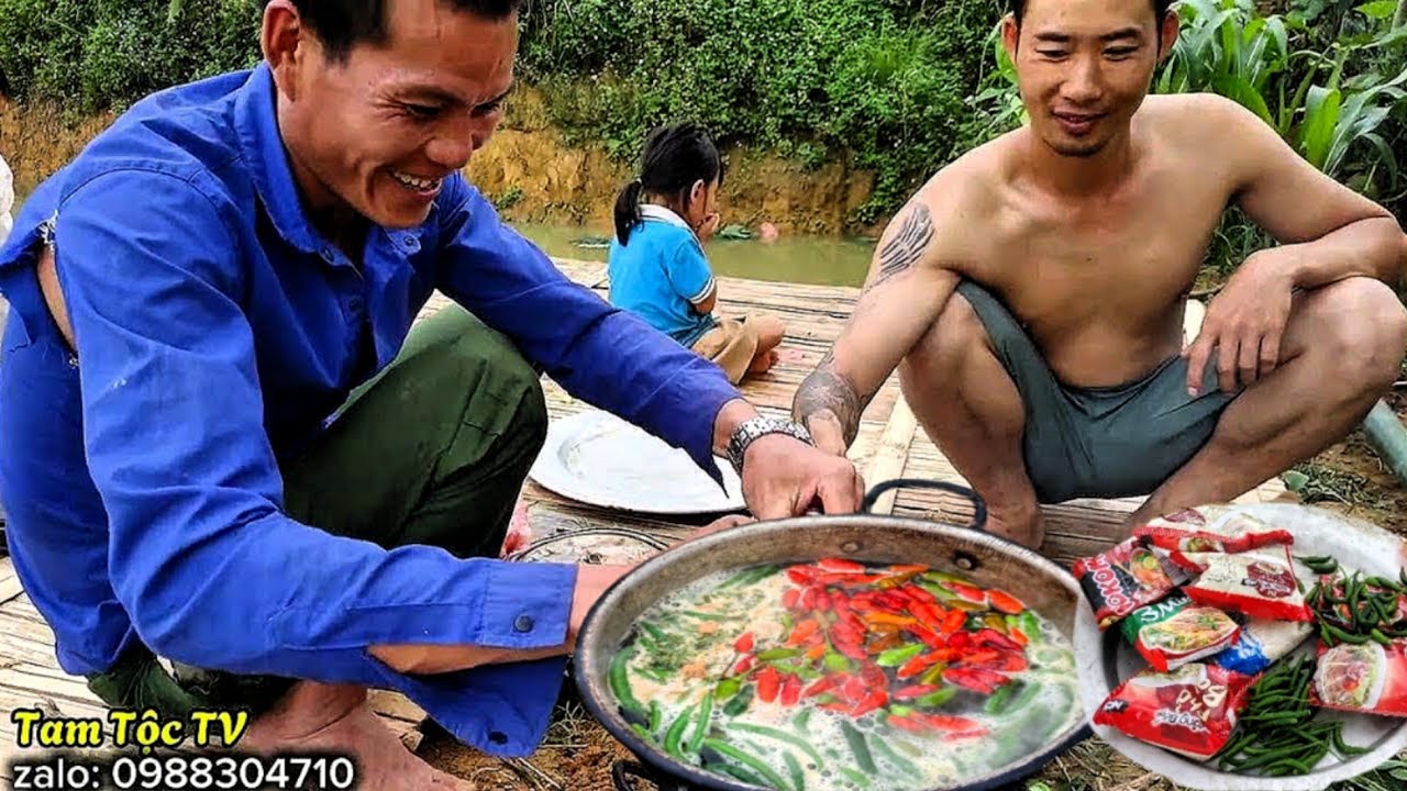 Mì cay cấp độ 100 sẽ như thế nào, 8 gói mì chộn vs 1kg Qủa ớt siêu cay. Tam Tộc TV