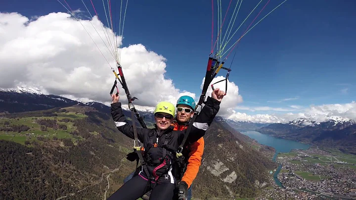Renee Paragliding part 2: Who let me control the f...