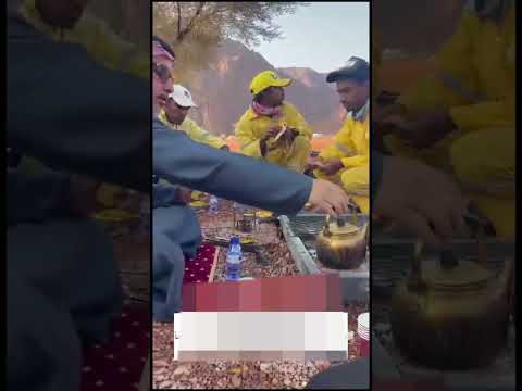 شاهد ماذا فعل رجل سعودي مع عمال النظافة في حائل