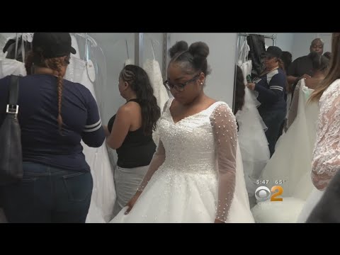 boutique-that-left-brides-to-be-bummed-out-back-for-bargain-blowout-friday