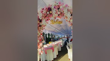 Chiếc cổng cưới đẹp quá #k_flower #congcuoi #conghoa #cong