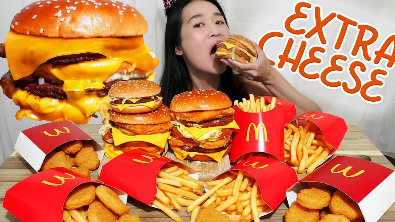 Ем Макдоналдс с ДОПОЛНИТЕЛЬНЫМ СЫРОМ! Увлекательное мукбанг-шоу с поеданием Биг Мака из Макдоналдс!