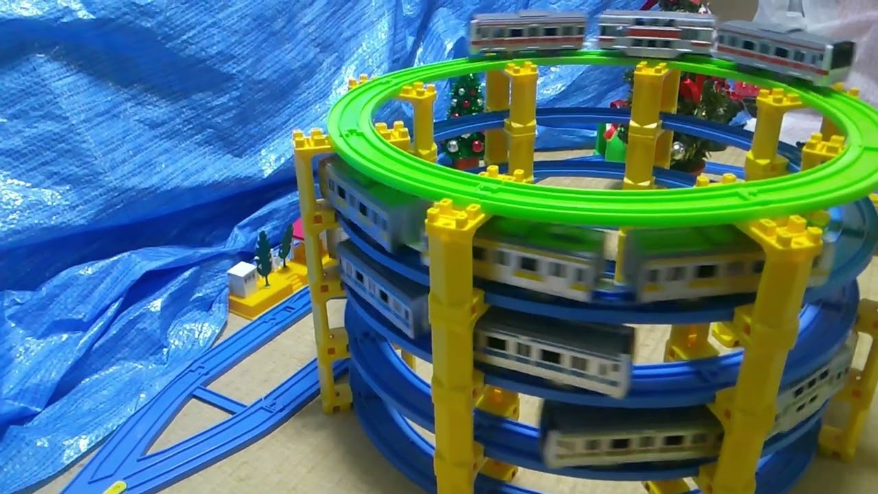 プラレールタワーを作って電車を走らせてみた
