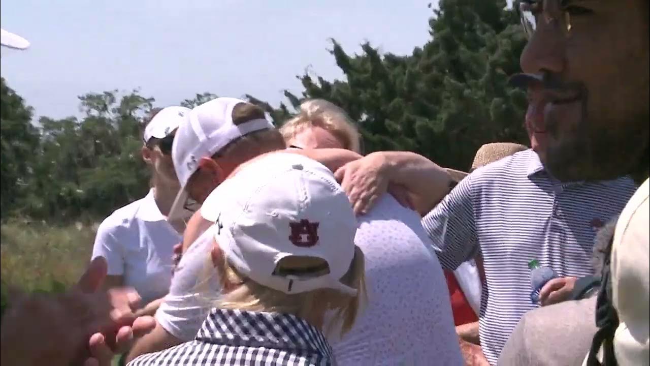 Auburn wins the 2024 SEC Golf Championship Final putt & Trophy celebration YouTube